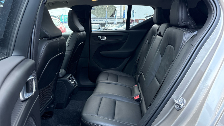 Volvo Xc40 2.0 B4P Inscription Pro 5dr Auto Petrol Estate